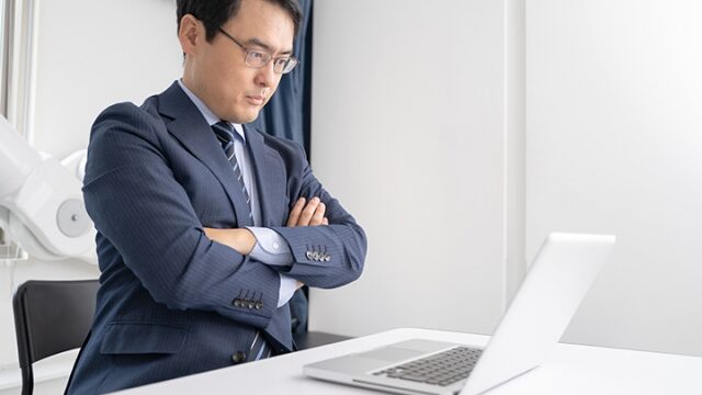 働かないおじさんの写真